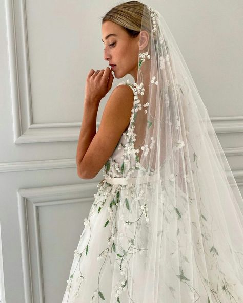 Monique lhuillier // bridal lilly of the valley dress Lily Of The Valley Wedding, Monique Lhuillier Wedding, Monique Lhuillier Wedding Dress, Monique Lhuillier Bridal, Ceremony Dresses, Stunning Wedding Dresses, Pretty Prom Dresses, Valley Wedding, Dress Designer