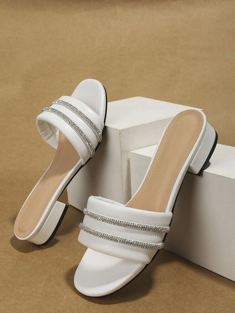 White Glamorous Collar Plain Slides Embellished Women Shoes Classy Shoes Flats, Classy Sandals, Diy Sandals, Women Flat Sandals, Cute Shoes Heels, Leather Sandals Handmade, Shoes World, Beautiful Sandals, Fashion Slippers