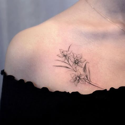 Daffodil Flower Tattoos, Narcissus Flower Tattoos, Flor Tattoo, Daffodil Tattoo, Lavender Tattoo, Bone Tattoos, Narcissus Flower, Poppies Tattoo, Perfect Tattoo