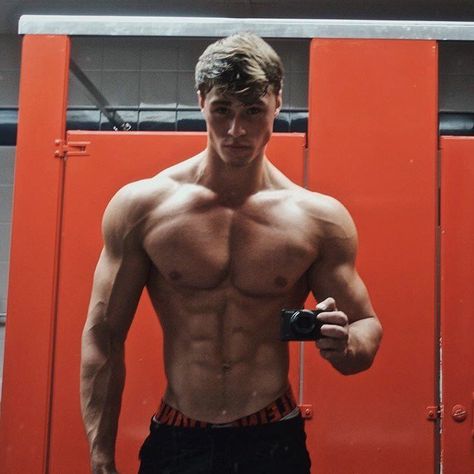 David Laid David Laid, Jeff Seid, Bodybuilding Pictures, Gym Guys, Gym Photos, Fitness Inspiration Body, Gym Inspiration, Male Physique, Bodybuilding Motivation