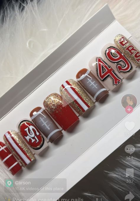 Niner Nails, 49ers Nails, Sport Nails, Nfl Nails, Football Nail Designs, Jersey Nails, Sports Nails, Football Nails, Football Life