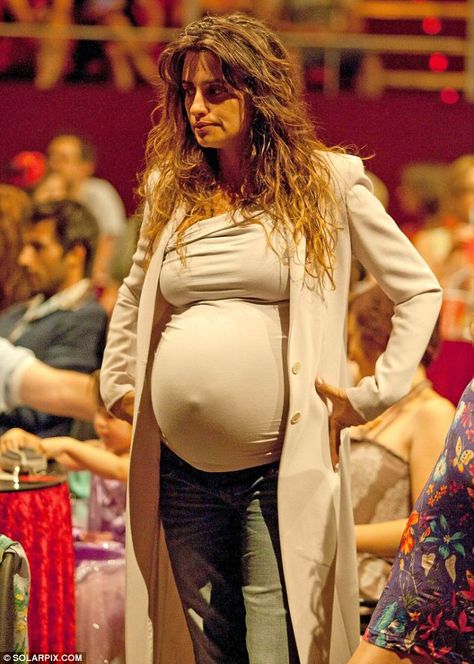 Any moment now: Penelope Cruz looked heavily pregnant during the Los Veranos de la Villa Music Festival in Madrid on Saturday Pregnant Actress, Heavily Pregnant, Pregnant Model, Baby Bump Photos, Pretty Pregnant, Javier Bardem, Pregnant Celebrities, Pregnancy Looks, Ready To Pop