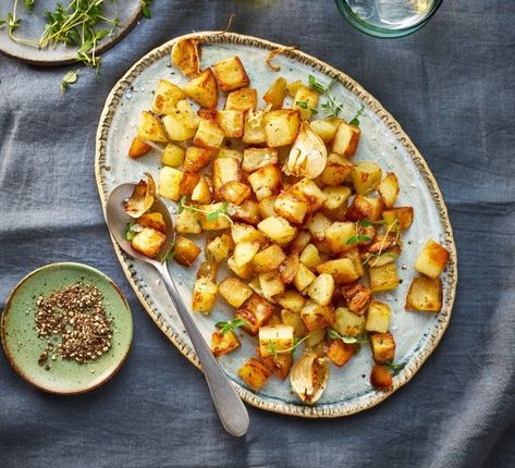 Parmentier Potatoes, Confit Potatoes, Best Potato Recipes, Hasselback Potatoes, Easy Potato Recipes, Scandinavian Food, Potato Sides, Midweek Meals, Diced Potatoes