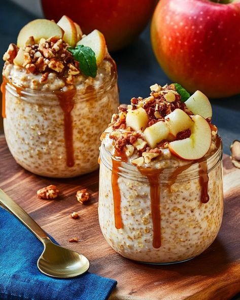 Caramel Apple Overnight Oats, Christmas Overnight Oats, Apple Overnight Oats, Creamy Oats, Thai Iced Coffee, Pistachio Crusted Salmon, Buffalo Chicken Chili, Breakfast Choices, Apple Desserts