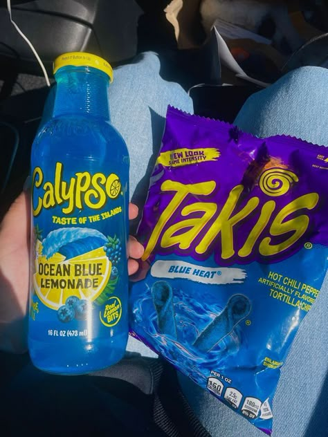 Blue Snacks Aesthetic, Blue Takis Chips Aesthetic, Junk Food Snacks Chips, Food Movie Night, Snacks Sleepover, Snacks Late Night, Date Night Snacks, Blue Takis, Takis Chips