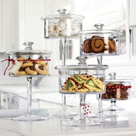 Appears to be no longer available at CHEFS but can I DIY this?  I think so!  ...the classic shape is fashionable and functional at the same time This traditional jar is poised on elegant footed pedestal and topped with inset dome lid with a knob for easy access. The imported glass pedestal candy jars are available in a range of sizes, including the Short (7 inches high with... Candy Bar Cookies, Cookie Display, Glass Cookie Jars, Desain Pantry, Glass Candy Jars, Pretty Kitchen, Bakery Ideas, Food Display, Dessert Bar