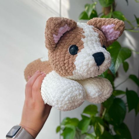 🌸[FREE Pattern Realase]🌸 🐰kosinsqa’s bunny with overall and hat/bows🐰 🌸 TAG ME IF YOU USE MY PATTERN AND POST A BUNNY 🌸 ⭐️I WOULD LOVE… | Instagram Instagram Free Crochet Pattern, Crochet Corgi Pattern Free, Corgi Crochet Pattern Free, Crochet Dog Pattern Free Amigurumi, Dog Crochet Patterns Free, Crochet Dog Free Pattern, Dog Hat Crochet, Diy Crochet Animals, Corgi Pattern