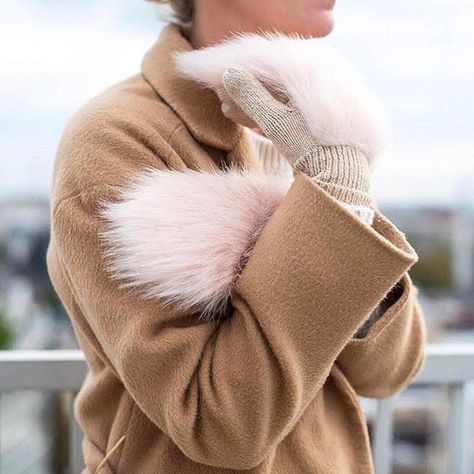 . Fur Mittens, Vintage Editorials, Outdoor Look, Fur Mitten, Pink Faux Fur, Best Model, Yes Please, Instagram Likes, Wear Pink