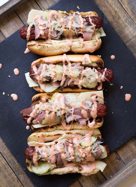 Reuben Hot Dog, Hot Dog And Sausage Bar, Brat Recipes, Grilling Hot Dogs, Burger Dogs, Homemade Pickles, Hot Dog Recipes, Sandwiches And Wraps, Dinner Entrees