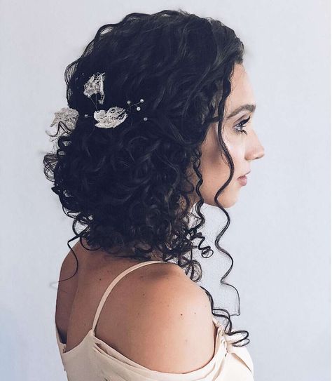 Elegant Hairstyles For Curly Hair, Formal Hairstyles Updo, Loose Updo, Red Curly Hair, Updo Wedding, Chignon Hair, Curly Wedding Hair, Curly Updo, Stunning Hairstyles