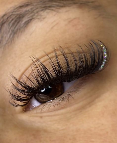 Lash Extension With Glitter, Volume Lash Extensions With Glitter, Glitter Eyelashes Extensions, Pretty Lash Extensions Color, Wispy Eyelash Extensions With Color, Eyelash Extensions Glitter, Eyelash Extensions Styles Color, Eyelash Color Extensions, Lash Extensions Styles Color