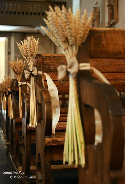 Nature Themed Wedding, Wedding Church Decor, Church Wedding Decorations, Easter Decorations Kids, Church Decor, Church Wedding, Western Decor, Wedding Deco, Thanksgiving Decorations