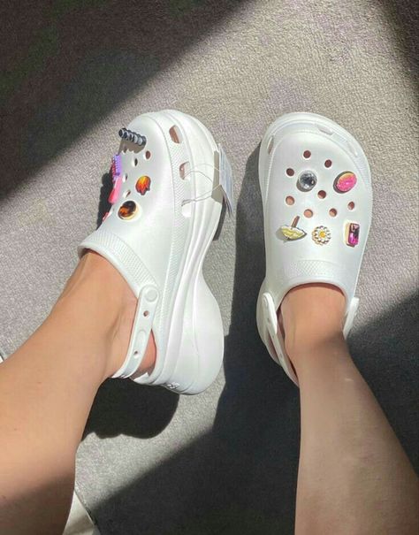 Crocks Platform Outfits, Crocs High Heels Shoes, Croks Slipper Aesthetic, Crocs Bae Clogs Outfits, Crocs Bae Clogs, Crocks Outfits, High Crocs, Crocs Bae, High Heel Crocs