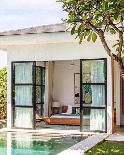 Designer Bedrooms, Bali Style Home, Farmhouse Bedrooms, Nice Rooms, Modern Tropical House, Bedroom Makeovers, Tropical House Design, Bedroom Teen, Curtain Bedroom