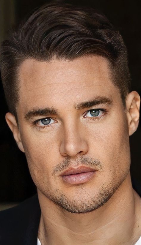 Alexander Dreymon Wife, Alexander Vlahos, Uhtred Of Bebbanburg, Viking Images, Alexander Dreymon, The Last Kingdom, What A Girl Wants, Most Handsome Men, Book Boyfriends