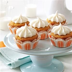 Dream Cupcakes, Homemade Frosting Recipes, Frost Cupcakes, Apple Cupcakes, Mini Carrots, Homemade Frosting, Giada De Laurentiis, Butter Frosting, Cupcakes Recipe