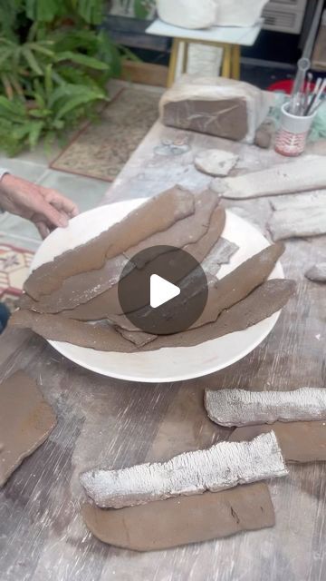 Layered Ceramics, Ceramic Tutorials Step By Step, Ceramic Art Tutorials, Jena Bedson, Handbuilt Vase Pottery, Handbuilt Ceramic Vase, Jena Bedson Ceramics, Ceramic Vessels Ideas, Pottery Handbuilding Pots & Planters