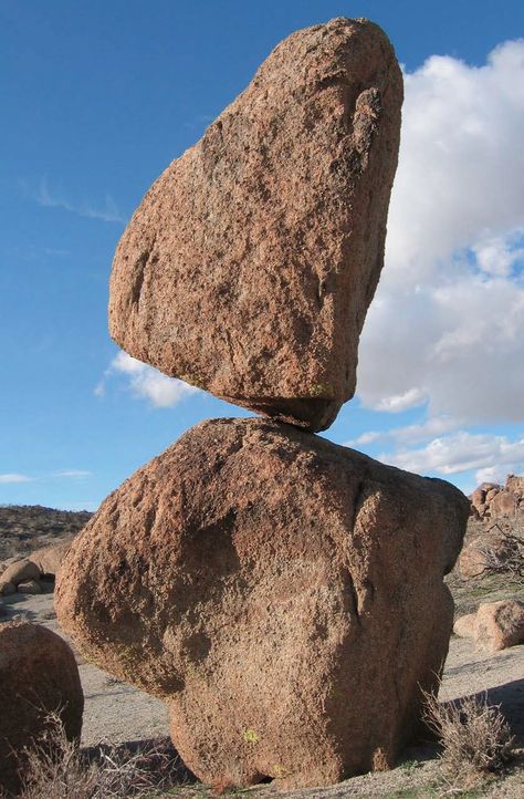 Giant rocks stacked in seemingly gravity-defying poses could indicate that earthquakes on the San Andreas Fault can jump to another major fault in Southern California. San Andreas Fault, San Bernardino Mountains, History Of Earth, Balanced Rock, Old Rock, San Jacinto, San Andreas, Rock Formations, North Yorkshire