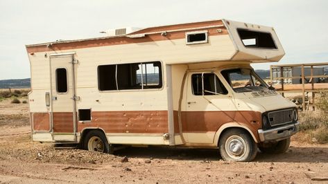 RV salvage yards are full of broken-down and wrecked recreational vehicles, and they're the perfect place for finding parts to repair or upgrade your RV. What Are RV Salvage Yards and What Are They Good For? #rvlife #rvliving #rvlifestyle #rvsalvageyard Rob Brooks, Modern Camper, Parmesan Zucchini Chips, Small Motorhomes, Diy Mod Podge, College Project, Marlene Mckinnon, Mod Podge Crafts, Buying An Rv