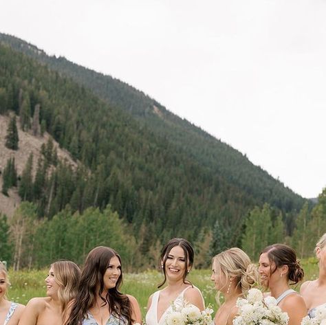 Jess Leigh on Instagram: "Back to one of my favorite spots today for another wonderful couple ✨ Coming for you Beano’s Cabin @beanos_cabin 📸 . . . Planner @karlispanglerevents Florals @allijfloral @alipolitte #beanoscabin #beavercreekwedding #aspenwedding #vailwedding #aspenphotographer #aspenweddingphotographer #thelittlenell #thelittlenellwedding #hoteljeromewedding #montanawedding #wyomingwedding #brushcreekranchwedding #eatonranchwedding #dunbarranchwedding #chapparalranchwedding" Beanos Cabin, Beaver Creek Wedding, Wyoming Weddings, Aspen Wedding, Montana Wedding, August 19, Ranch Wedding, Aspen, My Favorite