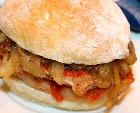 ~ A Perfect Portuguese Pork Sandwich ~  with grilled onions and spicy red pepper sauce Portuguese Bifana Recipe, Beef Dips, Portugal Food, Portuguese Desserts, Portuguese Cuisine, Marinated Pork, Pork Sandwich, Portuguese Recipes, Pork Dishes