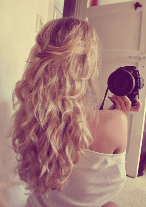 Loose Beach Waves Medium Hair, Taming 7, Beach Wave Hair, Boys Of Tommen, Blonde Hair Looks, Hairstyle Inspo, Dye My Hair, Dream Hair, Pretty Hair