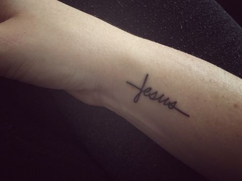 Small Black Tattoos, Tattoos Masculinas, H Tattoo, Tattoo Schrift, Omerta Tattoo, Faith Tattoo, Tattoo Zeichnungen, Jesus Tattoo, Inspiration Tattoos