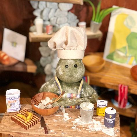 Tiny Chef on Instagram: “The Chef is settling in to his new kitchen quite well!!! Cooked up some banana pancakes this morning! Wouldn’t say he exhibits a lot of…” Tini Chef, Tiny Chef Show, Chef Aesthetic, Slytherin Room, Tiny Chef, Kid Chef, Grey Christmas, Crochet Frog, Cooking Chef