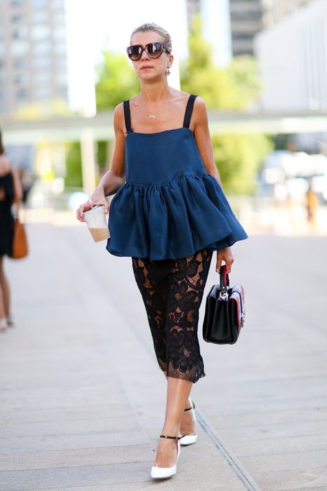 NYFW Street Style Day 1 Tube Top Outfit Winter, Tube Top Outfits, Top Street Style, Interesting Outfits, Oufits Casual, Nyfw Street Style, Street Style Chic, Summer Clothing, Street Style Inspiration