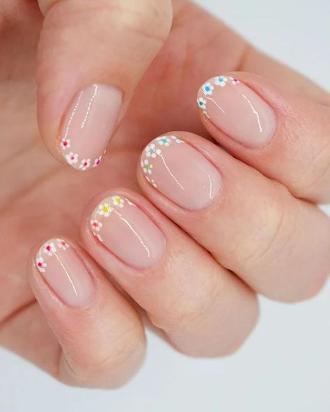 Cottagecore Nails, Girls Nail Designs, Girl Nails, Floral Nail Designs, Floral Nail, Nail Polish Trends, Nails Done, Spring Nail Art, Girls Nails