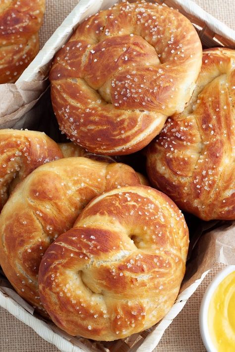 Vegan Soft Pretzel Recipe Vegan Soft Pretzel Recipe, Vegan Pretzel Recipe, Vegan Soft Pretzels, Pretzel Recipe, Soft Pretzel Recipe, Baked Onions, Pantry Recipes, Vegan Pantry, Vegan Breakfasts