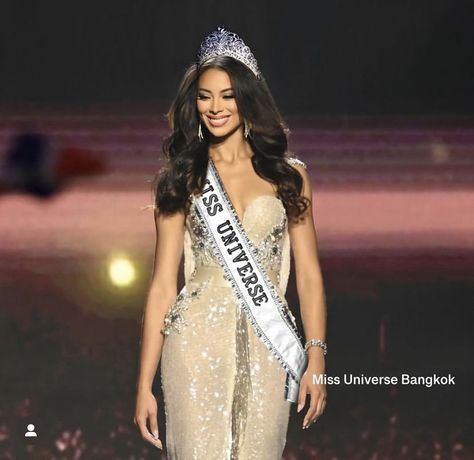 Happy Birthday Mommy Quotes, Pageant Photoshoot, Miss Universe Gowns, Ms Universe, Happy Birthday Mommy, King Dress, Miss Pageant, Miss Texas, Philippine Art