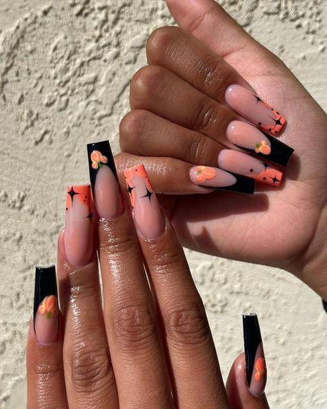 Disney Halloween Nails Acrylic Coffin, October Nails Halloween, Tie And Dye Dress, Halloween Nails Spooky, Disney Halloween Nails, Spooky Halloween Nails, Nails Spooky, Disneyland Nails, Disney Fall