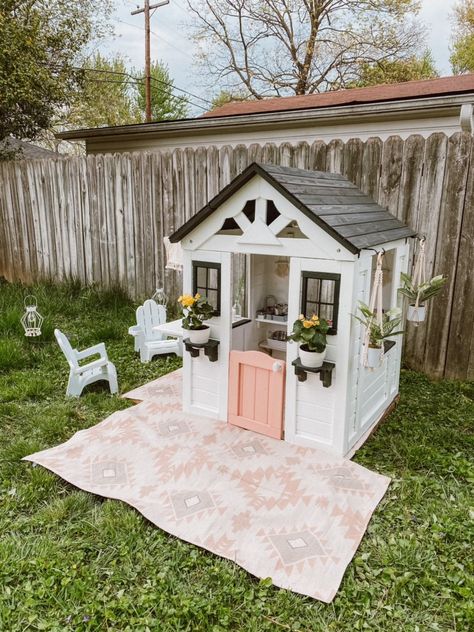 Backyard Discovery Playhouse Makeover, Wooden Playhouse Makeover, Diy Playhouse Makeover, Outdoor Playhouse Ideas, Cubby House Ideas, Playhouse Makeover, Kids Cubby Houses, Backyard Toys, Play Area Backyard