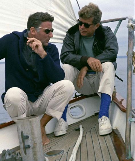 Boat Shoes With Socks, Boat Shoes Outfit Mens, Boat Shoes Outfit, Best Boat Shoes, Boat Shoes Fashion, Peter Lawford, Best Boats, Mens Fashion Blog, Brother In Law