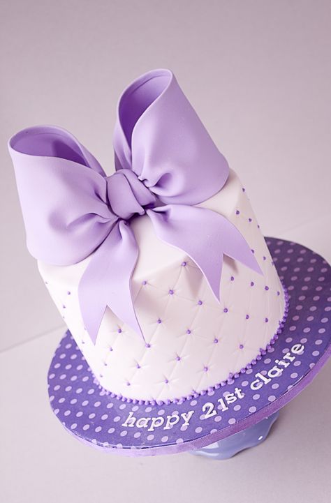 Banoffee Cake, Fondant Bows, Purple Cakes Birthday, Cake For Her, Fondant Cake Designs, Bow Cakes, 21st Birthday Cakes, Purple Cakes, 21st Birthday Cake