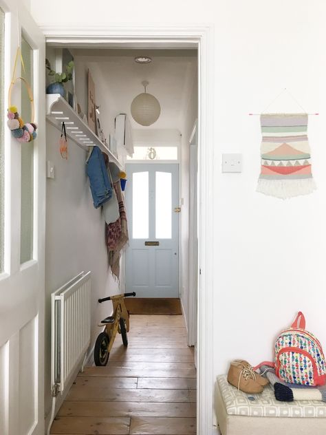 Entrance and Hallway in our Victorian Terrace - Peg Rail Shelf which I still love! Victorian Terrace Hallway, Terrace Hallway, Victorian Terrace Interior, Terrace Interior, Sas Entree, Hallway Seating, Victorian Hallway, Hosting Parties, Shared Girls Bedroom