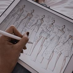 Fashion Design Classes, Fashion Dream Job, Fashion Designer Studio, Fashion Design Sketch, Fashion Drawing Tutorial, Fashion Design Sketchbook, Career Fashion, Fashion Design Portfolio, Fashion Sketchbook