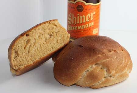 Shiner Bock Beer Bread1 teaspoon quick rising yeast 2 cups (9 oz) white whole wheat flour or use half white, half whole wheat to weigh 9 oz ¼ teaspoon salt 2 tablespoons hot water 2 tablespoons honey 2 tablespoons vegetable oil 3/4 cup Shiner, flat** In the bowl of a stand mixer with the dough hook attached, mix together the yeast, flour and salt. Add the hot water, oil, and honey and give the mixture a quick stir, then add the beer and stir until mixed. At this point, dough sho... Beer Bread Recipe, Gluten Free Yeast Free, Beer Bread, Work Meals, Baking Blog, Easy Bread, Donut Recipes, How To Make Bread, Bread Recipe