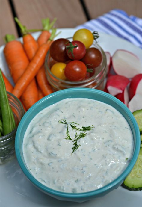 Garlic Herb Dip made with Greek Yogurt, fresh herbs and lots of garlic!  | mountainmamacooks.com Easy Tzatziki Sauce, Cucumber Dip Recipe, Easy Tzatziki, Tzatziki Recipe, Healthy Dip Recipes, Tzatziki Sauce Recipe, Homemade Tzatziki Sauce, Tzatziki Recipes, Homemade Tzatziki