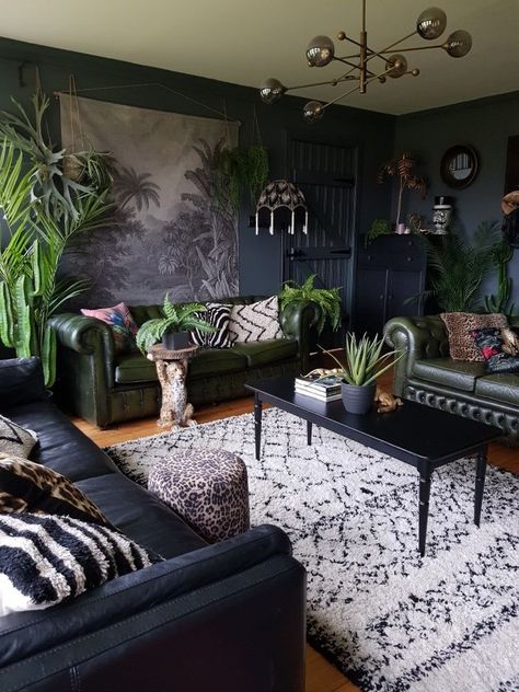 Black Living Room White Trim, Dark Green And Black Decor, Cozy Maximalism Living Room, Dark Cosy Living Room, Green Black Living Room, Black And Green Living Room Ideas, Black And Green Living Room, Green And Black Living Room, Dark Bohemian Living Room