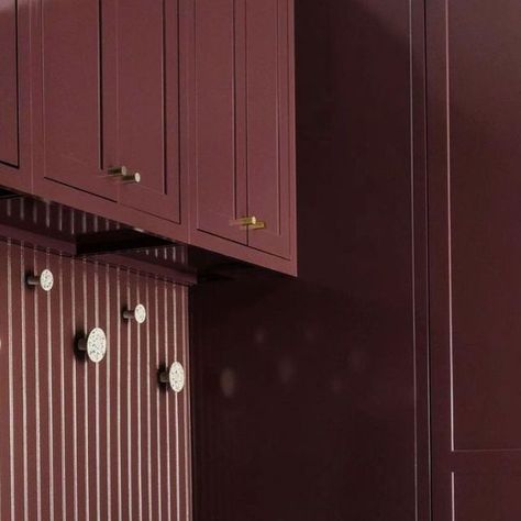 Farrow & Ball on Instagram: "Beauty meets practicality in this #Brinjal mudroom where the use of full gloss has allowed the deep aubergine shade to sing. Design by @stanton_schwartz #FarrowandBall #BootRoom #MudRoom" Burgundy Mudroom, Aubergine Paint Color Benjamin Moore, Aubergine Cabinets, Closed Shoe Storage, Aubergine Paint Color, Brinjal Farrow And Ball, Muted Plum Paint, Aubergine Paint, Summer Schedule