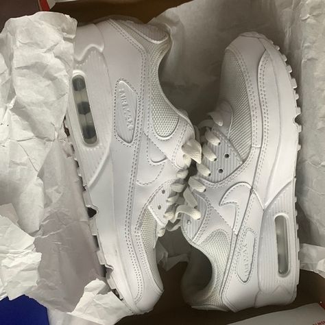 Womenswear air max 90s white-wolf grey Air Max 90s Outfit Women, White Air Max 90 Outfit Woman, White Nike Air Max Outfit, White Air Max Outfit, Aesthetic Men Shoes, Air Max 90 Outfit Woman, Air Max Aesthetic, 90s Nike Shoes, Nike Air Max 90 Women Outfit