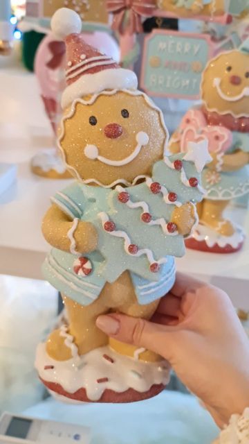 Brandy Bourbon Christmas shop on Instagram: "💗💗there's a gingerbread house and a gingerbread family💗💗🍪🍪🍪 #chrismasiscoming #christmasprep #chrismasornaments #christmasdecorations #christmas2022 #christmasdecorinspo #christmasinspo #christmasinspirations #christmasstyle #christmascollection #christmascandy #christmassweets #pinkinterior #pinknutcracker #pinkchristmastree #pinkchristmasdecorations #pastelpink #pastelaesthetic #pastelchristmas #świętawdomu #święta2022 #świętabożegonarodzenia Gingerbread Santa Claus, Pastel Gingerbread Man, Pastel Gingerbread Christmas Tree, Air Dry Foam Clay, Pastel Gingerbread, Clay Gingerbread, Christmas Cottages, Gingerbread Family, Gingerbread Christmas Tree