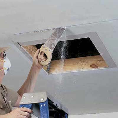 Cut out attic access opening Diy Loft, Garage Attic, Attic Staircase, Attic Renovation Ideas, Attic Ideas, Attic Doors, Attic Ladder, Attic Ventilation, Attic Playroom