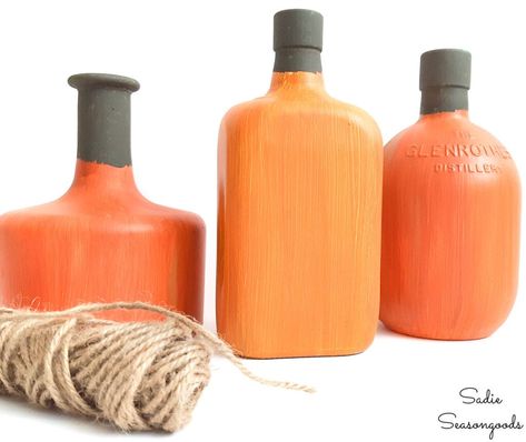 liquor bottle painting for fall pumpkins Glass Liquor Bottles, Pineapple Dessert, Painting Glass Jars, Liquor Bottle Crafts, Painted Glass Bottles, Fall Pumpkin Decor, Fall Pumpkin Crafts, Empty Glass Bottles, Halloween Bottles