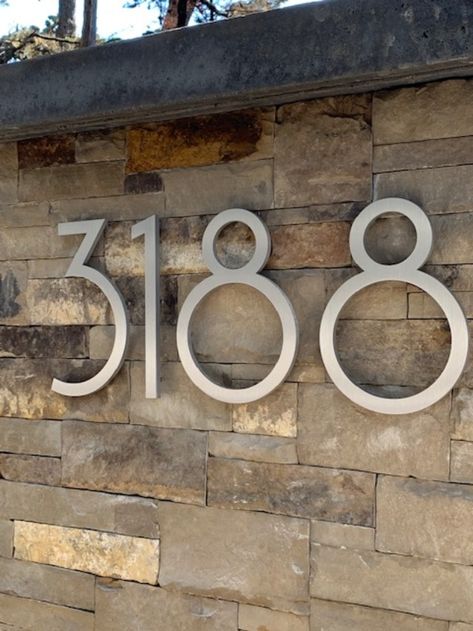 Large house numbers 12" tall.  Contemporary font brushed finish mounted on a stone wall. Exterior House Numbers, House Number Ideas Outdoor, House Number Ideas, Craftsman House Numbers, Large House Numbers, Led House Numbers, House Numbers Diy, Contemporary Modern House, Mid Century Exterior