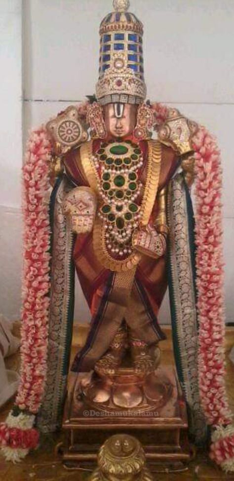 Malayappa Swamy, Lord Balaji, Vedic Mantras, Lord Vishnu Wallpapers, Lord Vishnu, God Pictures, Hindu Deities, Paper Crafts Diy Kids, Paper Crafts Diy