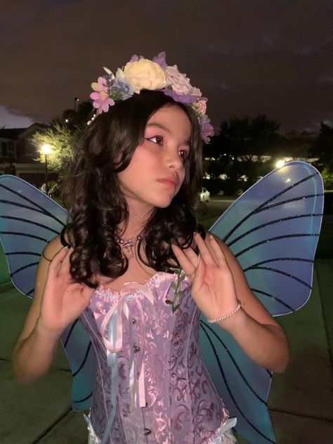 Purple Fairy Costume Aesthetic, Fairy Halloween Costumes Aesthetic, Fairy Aesthetic Costume, Simple Fairy Costume, Fairy Costume Purple, Purple Fairy Costume, Girls Halloween Costume Ideas, Halloween Costumes Girl, Aesthetic Girl Drawing