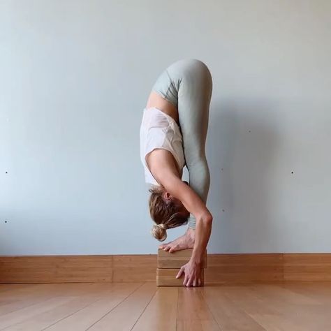 Angela Kukhahn Yoga on Instagram: “*PIKE PRESS DRILLS PART 2* . . . Slide 1: This forward fold variation allows you to pull yourself into the correct alignment using your…” Yoga Forward Fold, Forward Fold Yoga, Press To Handstand, 2024 Moodboard, Forward Fold, Yoga Branding, Handstand, 2024 Vision, The Blocks